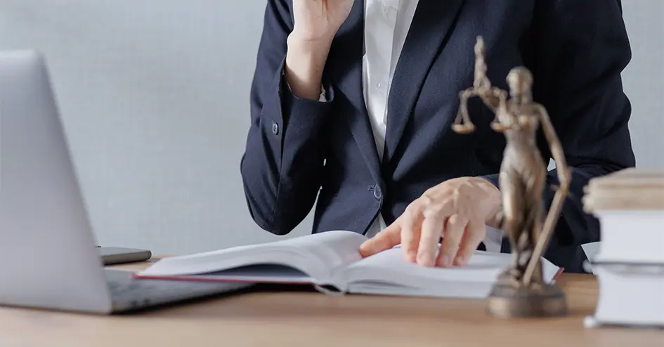 Δικηγόρος αναλαμβάνει υποβολές αιτήσεων σύνταξης καθώς και την διεκπεραίωση όλων των ενεργειών για την έκδοση απόφασης