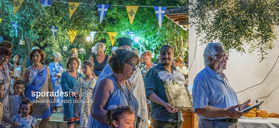 Με τη συμμετοχή πολλών πιστών η πανήγυρη στο ξωκλήσι των Αγίων Αποστόλων στον Στάφυλο (φωτογραφίες)