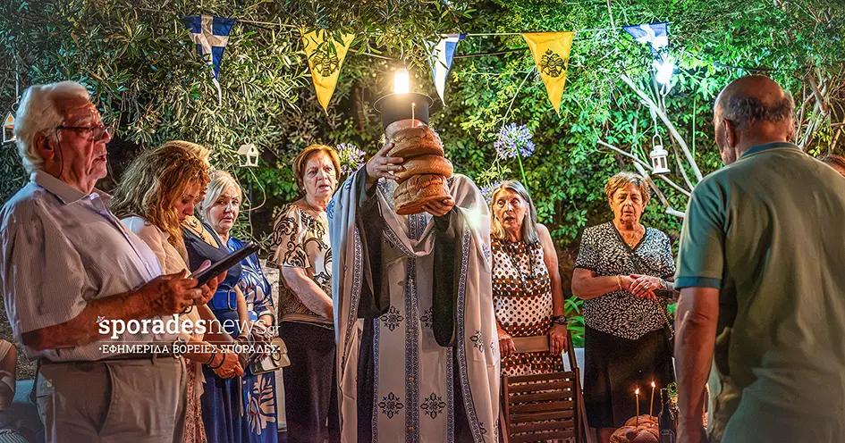Με τη συμμετοχή πολλών πιστών η πανήγυρη στο ξωκλήσι των Αγίων Αποστόλων στον Στάφυλο (φωτογραφίες)