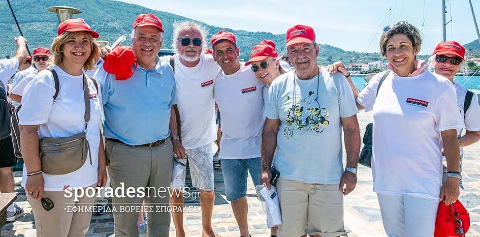 «Σκαλί, σκαλί ασπρίζουμε τη Σκόπελο» | Ξεκίνησε η καλοκαιρινή δράση εθελοντισμού και φροντίδας του νησιού