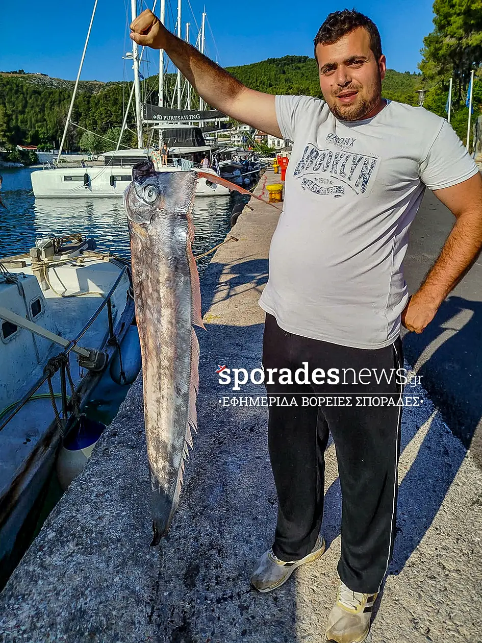 Εντυπωσιακό και εξαιρετικά σπάνιο «λοφόψαρο» μήκους ενός μέτρου πιάστηκε ανοιχτά της Σκοπέλου σε βάθος 500 μέτρων!